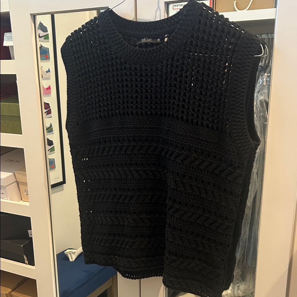 Deluc Black Sleeveless Sweater